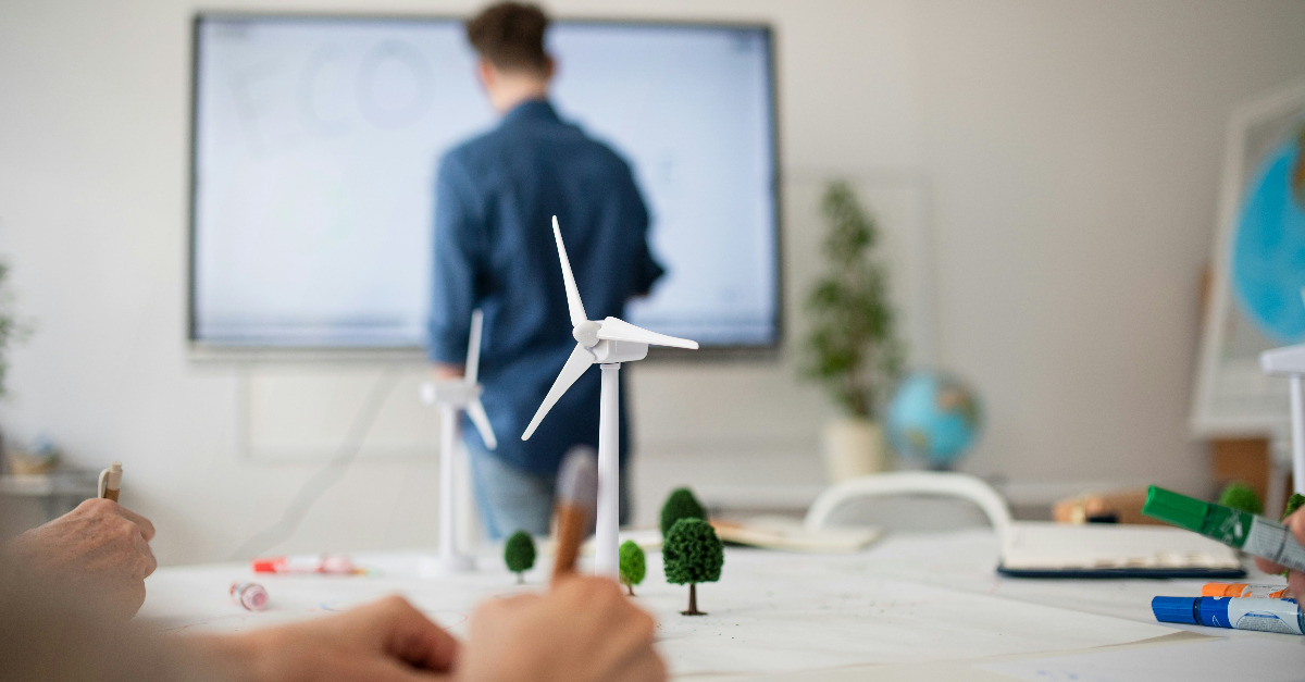 Pour des organisations de formation continue plus respectueuses du climat – nouvelle offre de la FSEA et de myclimate